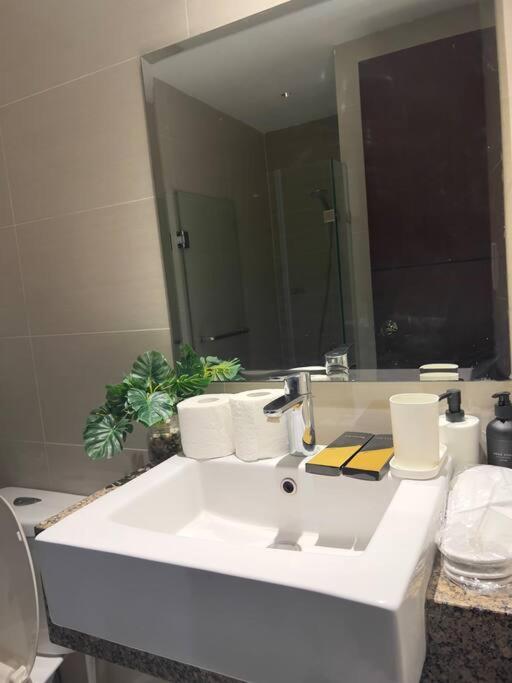 One Uptown Residences Bgc Taguig Buitenkant foto